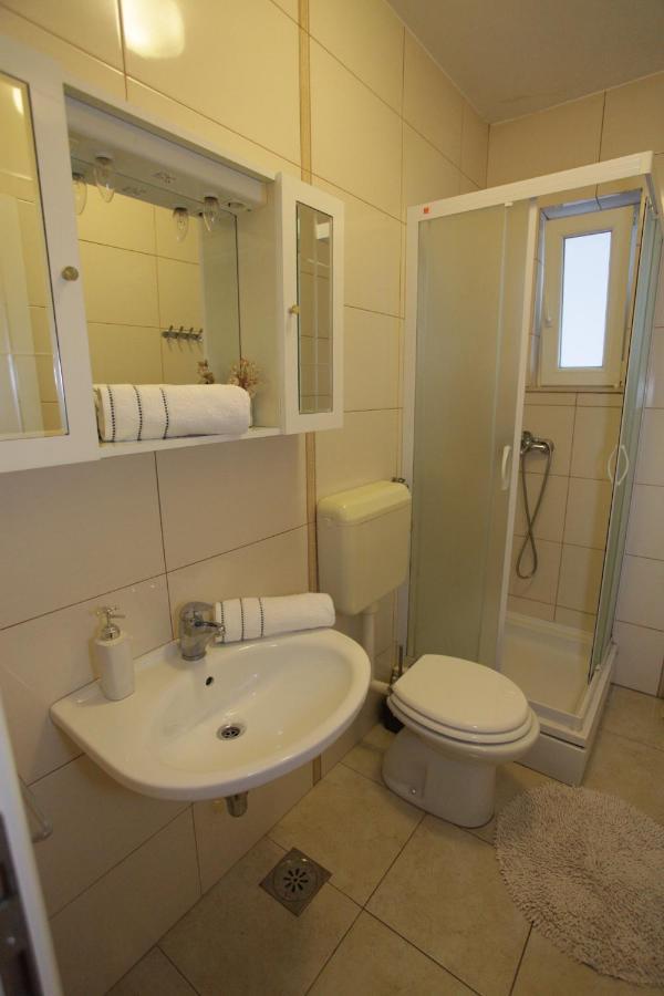 Gasthuis Apartments&rooms Kresan 3*