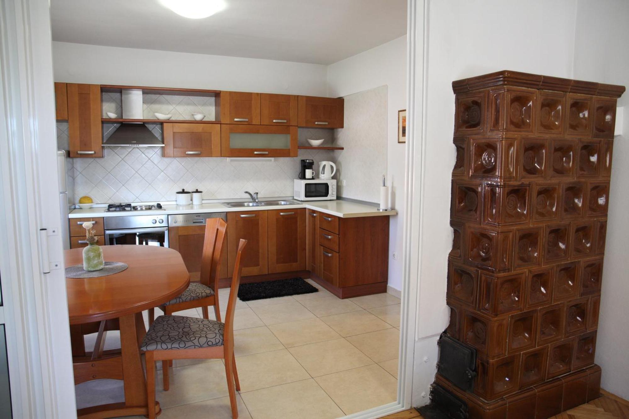 Gasthuis Apartments&rooms Kresan 3*